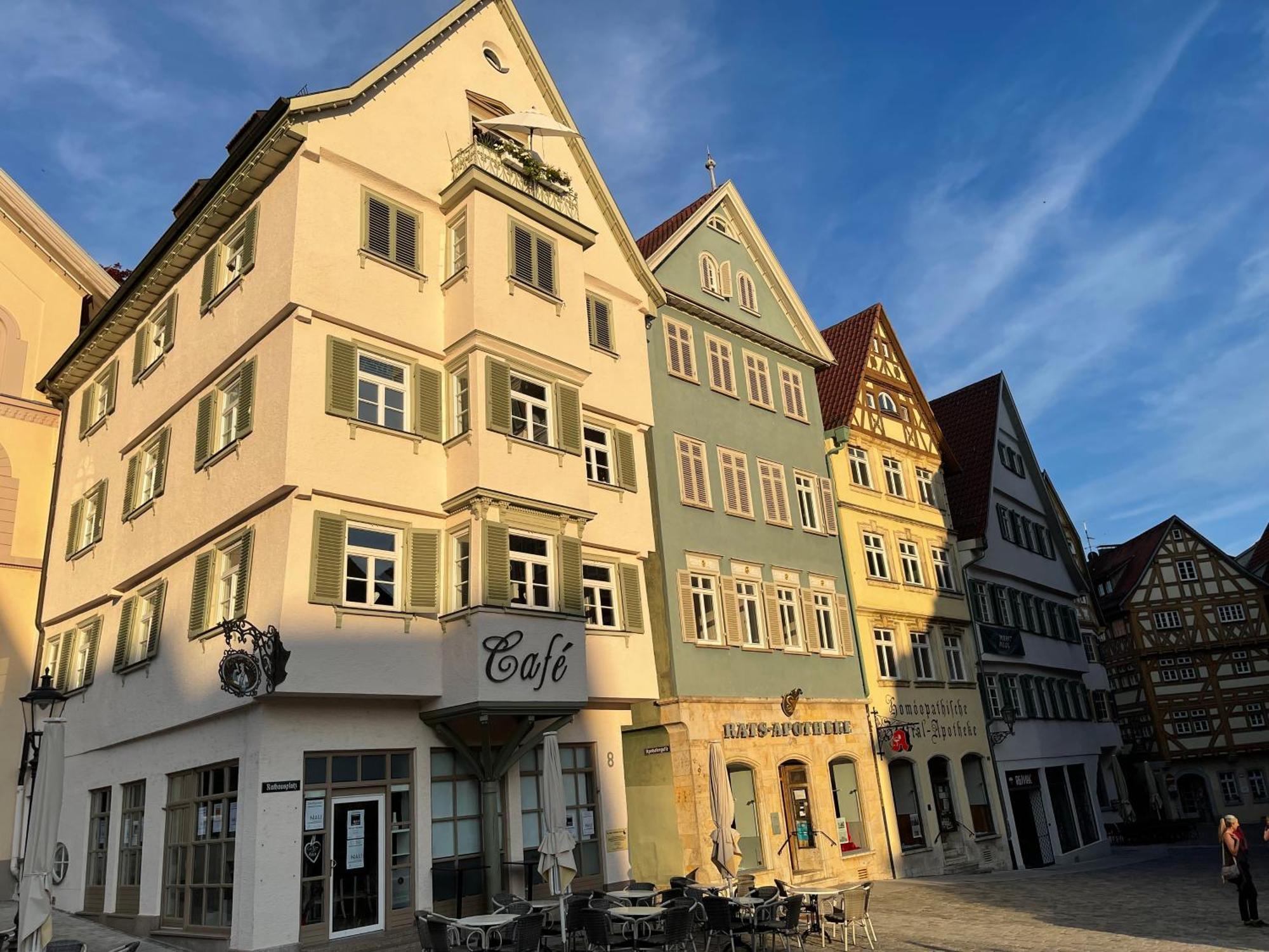 SecondHome Esslingen - Very nice&modern holiday apartment, Olgastr 20 Esslingen am Neckar Exterior foto