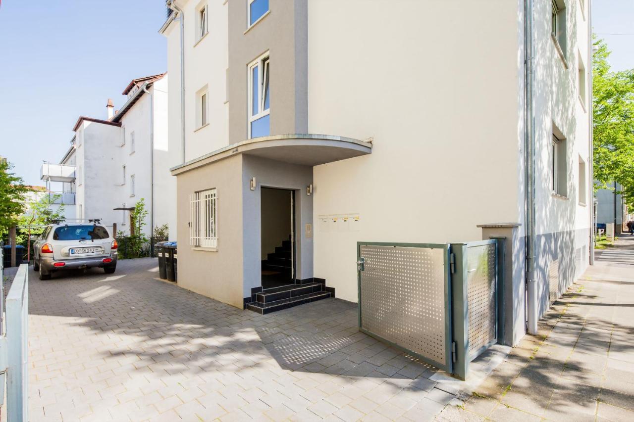 SecondHome Esslingen - Very nice&modern holiday apartment, Olgastr 20 Esslingen am Neckar Exterior foto