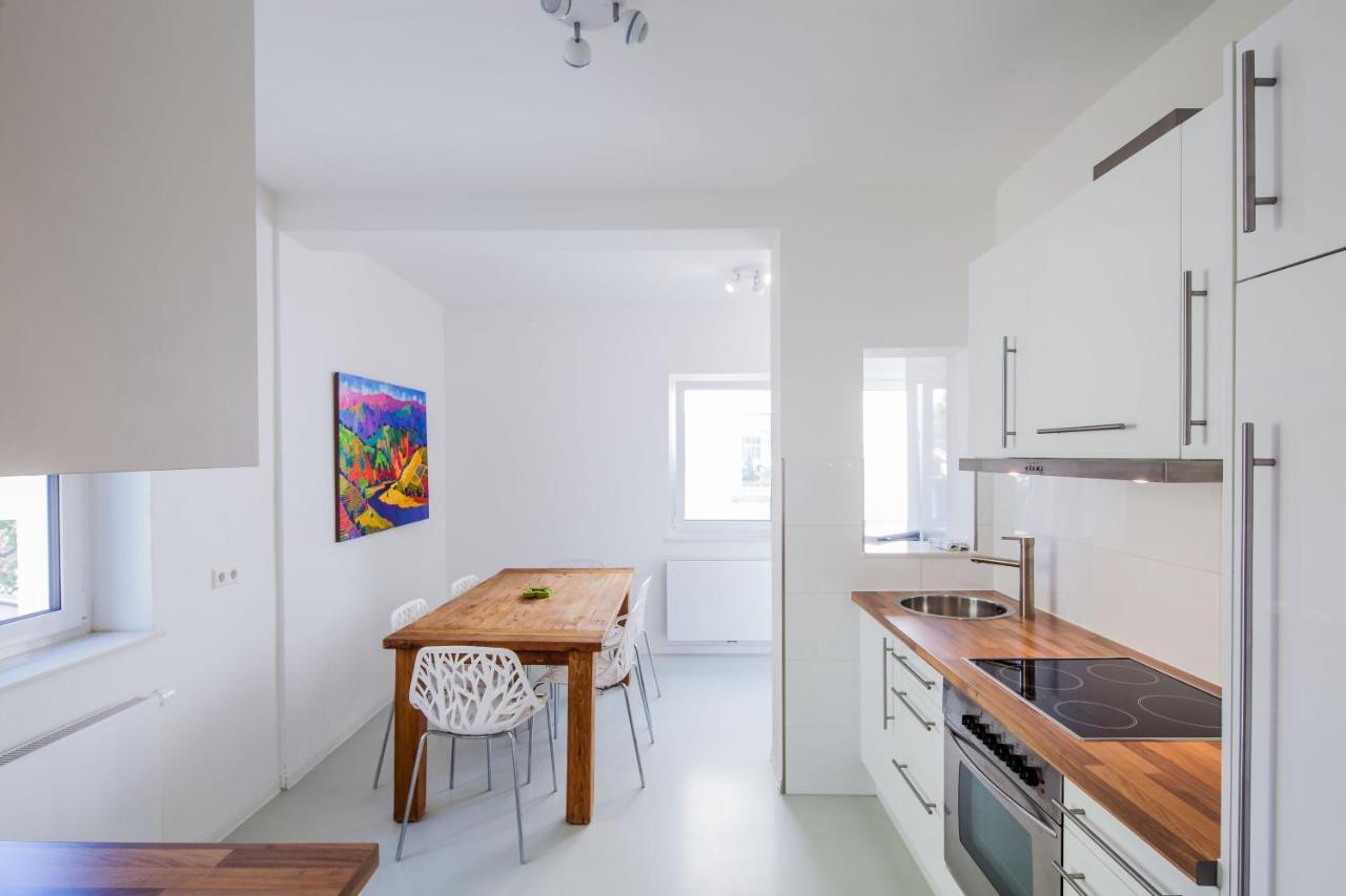 SecondHome Esslingen - Very nice&modern holiday apartment, Olgastr 20 Esslingen am Neckar Exterior foto